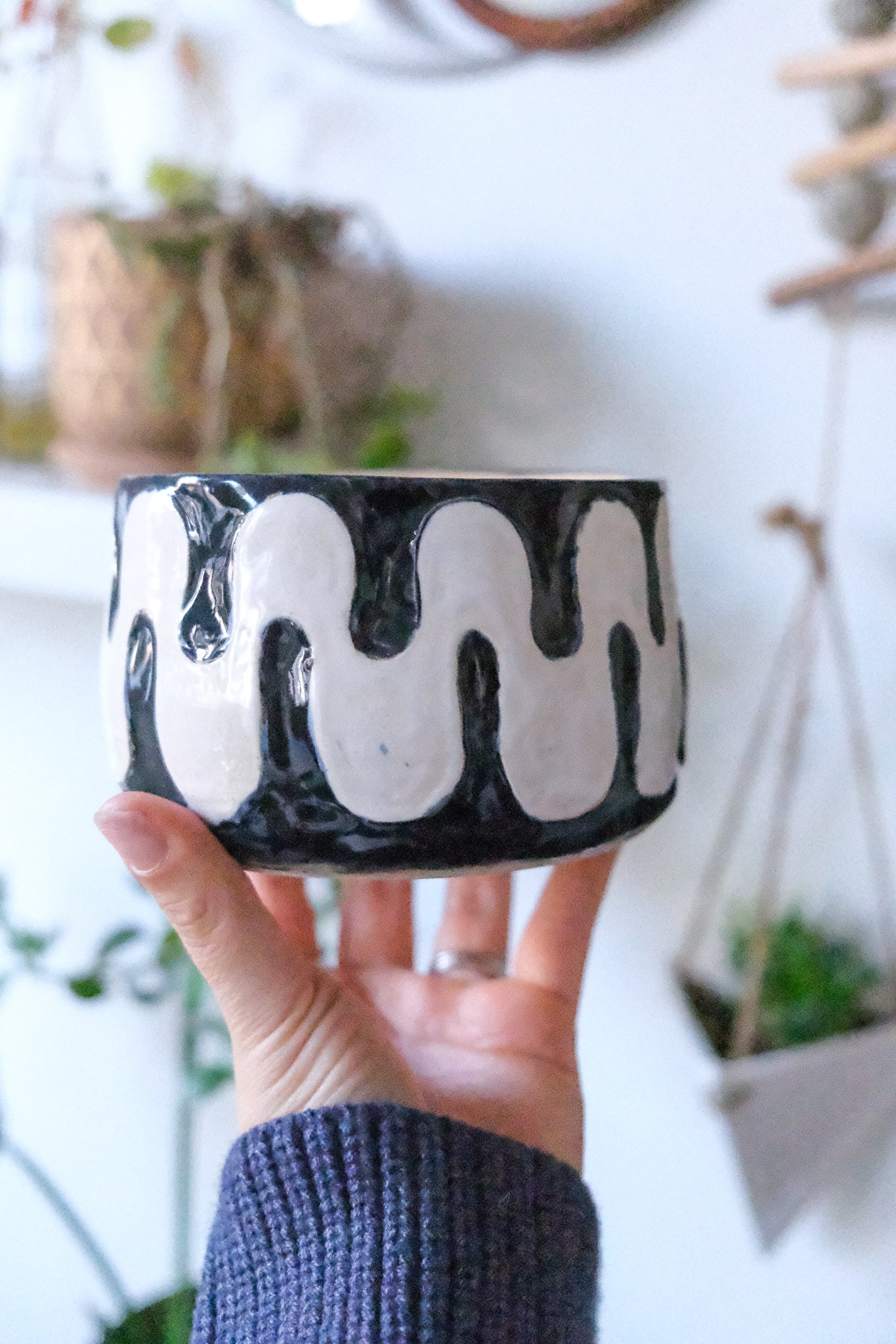 wavy plant pot Wavy 60s Ceramic Planter